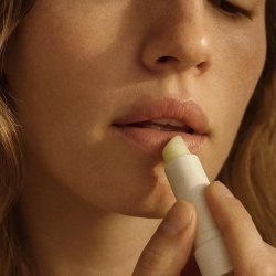 Nourishing Lip Balm med sheasmr &amp; jojobaolie  15 ml